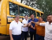 João Azevêdo entrega ginásio, ônibus, reforma de e