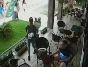 [VÍDEO] Turista é preso após mostrar genitália par