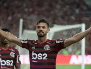 Ex-jogador do Flamengo é esfaqueado durante ataque