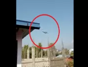 [VÍDEO] Avião cai, explode e mata mais de 60 pesso