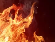 Homem é preso após atear fogo no corpo de morador 