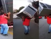Homem viraliza ao dançar funk com geladeira nas co