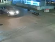 [VÍDEO] Motociclista é atropelado por carro que fa
