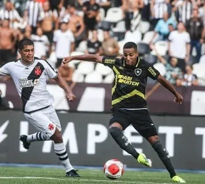 Vasco bate o Botafogo de virada e vence primeiro c