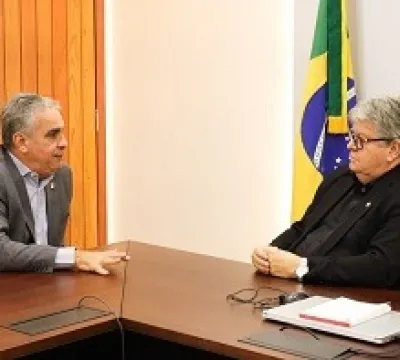João Azevêdo recebe representante do governo feder
