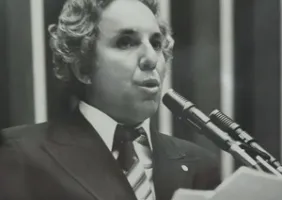 Morre aos 88 anos Agassiz Almeida, deputado estadu
