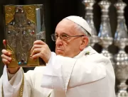 Papa aceita renúncia de cardeal americano acusado 