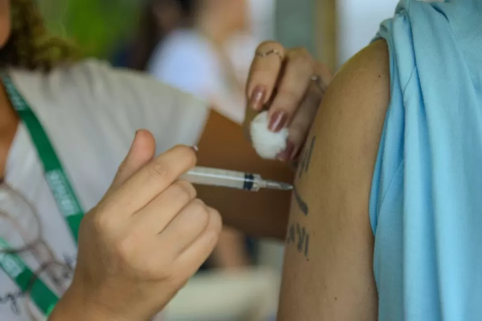 Rio amplia vacinação da gripe para os maiores de 6 Rio amplia vacinação da gripe para os maiores de 6