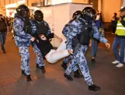 Polícia prende mais de mil em atos contra a mobili