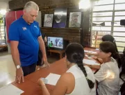 Cubanos votam em plebiscito para legalizar união h