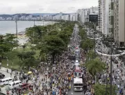 Pelé é sepultado em Santos após multidão se desped