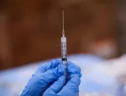 EUA deixarão de exigir vacina contra a Covid para 