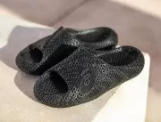 Asics lança chinelo feito com impressora 3D para o