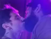 Beijo gay em novela de horário nobre da Globo movi