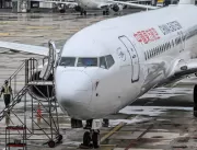 Boeing 737-800 da japonesa ANA volta ao aeroporto 