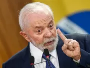 Lula sanciona lei que prevê correção anual dos rep