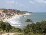 Conheça as principais praias de nudismo do Brasil 