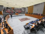 Corregedor suspende veto a minissaia, cropped e le