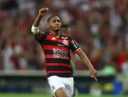 Flamengo afasta crise com vitória de 2 a 0 contra 