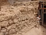 Arqueólogos descobrem novas seções da muralha de J