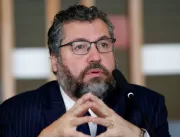 Ex-chanceler Ernesto Araújo se licencia do Itamara