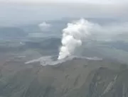Vulcão Otake, no sudoeste do Japão, entra em erupç