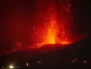Erupção de vulcão na Espanha completa 1 mês e segu