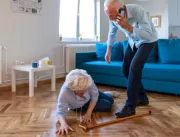 Acidentes domésticos com idosos são causas de lesõ