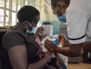 Vacina contra malária de Oxford dá proteção elevad