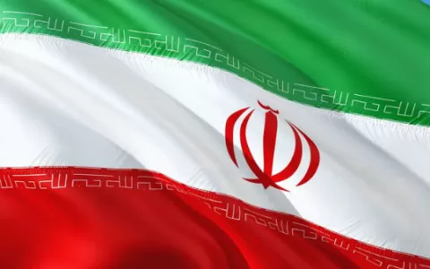 Ataque mata mais de 100 no Irã e eleva risco de gu