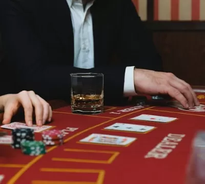 Desmistificando as Táticas de Pôquer: Um guia comp