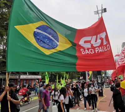 Ato contra políticas do governo Bolsonaro na Avenida Paulista em São Paulo