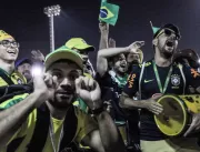 Torcedores vão a treino do Brasil e tentam espanta