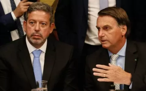 Lira concede aposentadoria a Bolsonaro; valor pode
