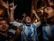 Argentinos tomam Doha pelo sonho do Mundial, mesmo