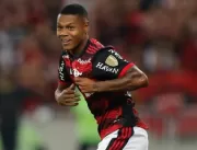 Newcastle insiste por Matheus França, mas Flamengo
