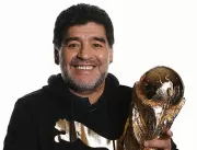 Maradona diz estar chateado com jornalistas e se c