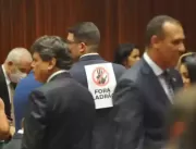 Bolsonaristas são impedidos de usar cartaz contra 