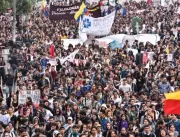 Greve e protestos paralisam transporte em Bogotá e