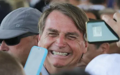 Bolsonaro diz que críticos querem vê-lo “esquecido” e promete “expurgar” adversários