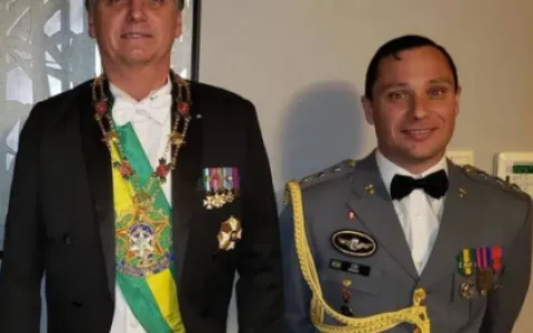 PF convoca ex-chefe da Receita e antigo ajudante de Bolsonaro para depor novamente sobre o caso das joias