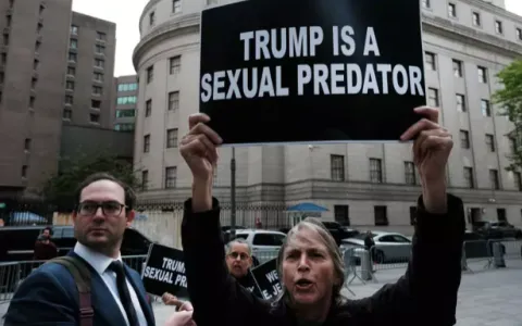 Justiça condena Trump em caso de abuso sexual e di