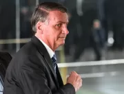 Distanciamento marca relação de Bolsonaro com mini