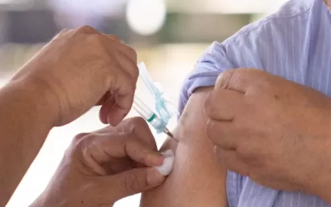 Covid: com 17% do DF vacinado com a bivalente, capital tem a 2ª maior adesão ao imunizante no país