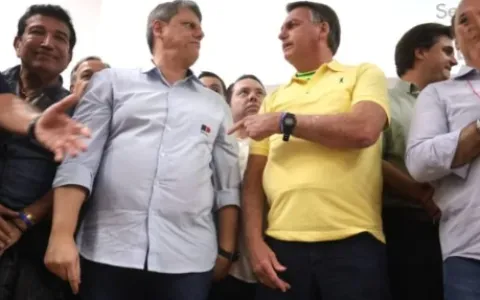Em reunião, Bolsonaro “humilhou” Tarcísio, que saiu decepcionado
