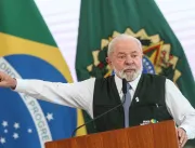 Lula diz que troca de ministro não é coisa absurda
