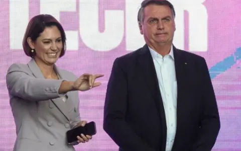 TCU manda Presidência reavaliar 9 mil presentes de Bolsonaro