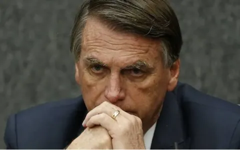 Em delação, Mauro Cid revela que Bolsonaro fez reunião com cúpula militar para avaliar golpe no país