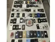 Polícia recupera 120 celulares e prende homens por