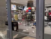 Jovens encapuzados saqueiam lojas em cidade dos EU